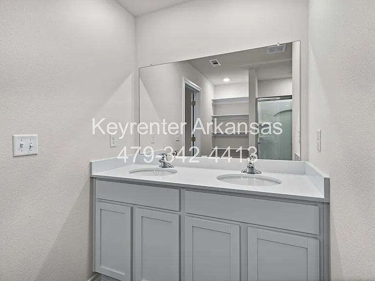 1324 Chavis St — Photo 17