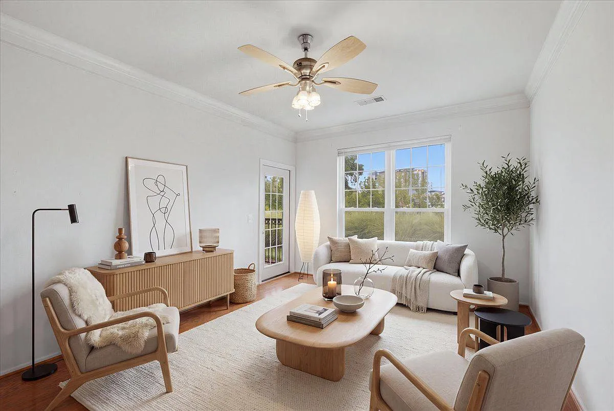 1 bed, 1.0 bath, 998 sqft, $1,900 — Photo 2