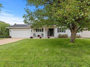 1379 Shallow Lake Dr, O Fallon, MO 63366
