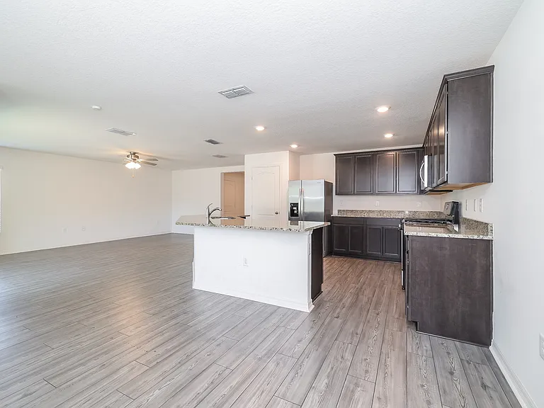 465 Kensington View Dr — Photo 7