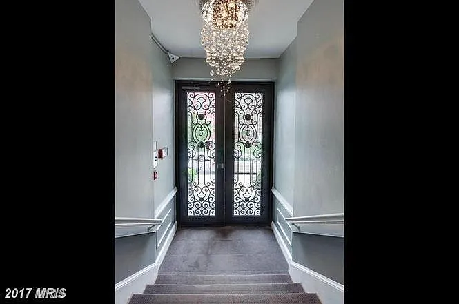 2 bed, 700 sqft, $2,490 — Photo 3