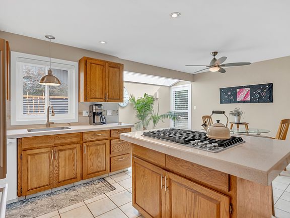 3rd image of 162 Westview Pl