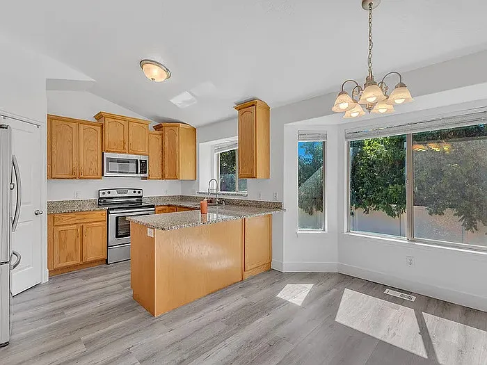 12 W Stauffer Ln — Photo 4
