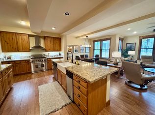 1157 Red Peak Dr APT 1157, Mammoth Lakes, CA 93546