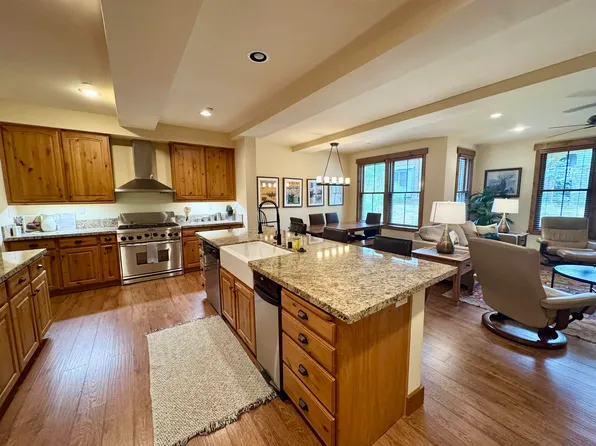 1157 Red Peak Dr APT 1157, Mammoth Lakes, CA 93546