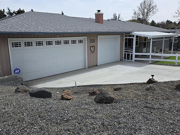 3rd image of 2908 Richey Rd