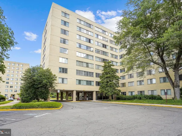 6631 Wakefield Dr APT 308, Alexandria, VA 22307