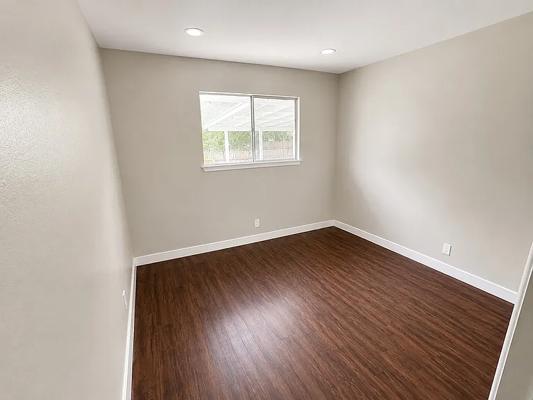 6310 Robin Frst — Photo 11