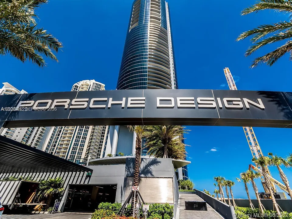 18555 Collins Ave #4804