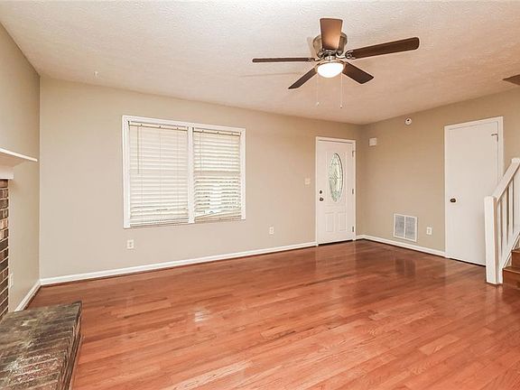 5th image of 4636 Hamlet Walk SE