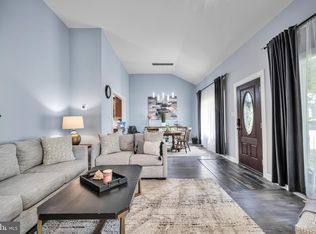 220 Tally Ho Dr, Warminster, PA 18974