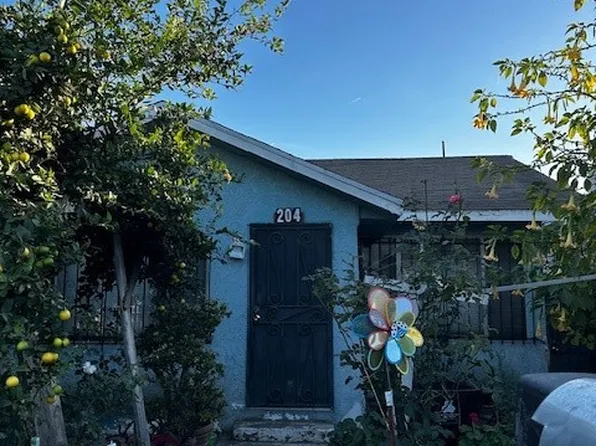 204 W 90th St, Los Angeles, CA 90003