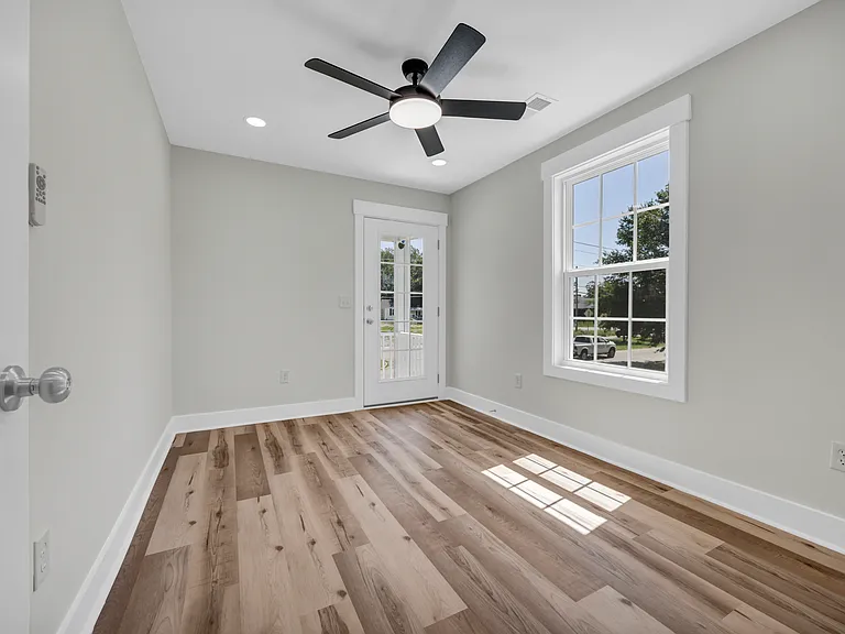1158 Olympia Ave — Photo 12
