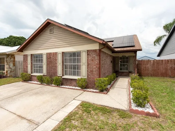 4634 E Eastwind Dr, Plant City, FL 33566