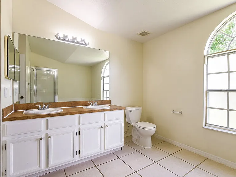 2556 Coachbridge Ct — Photo 10