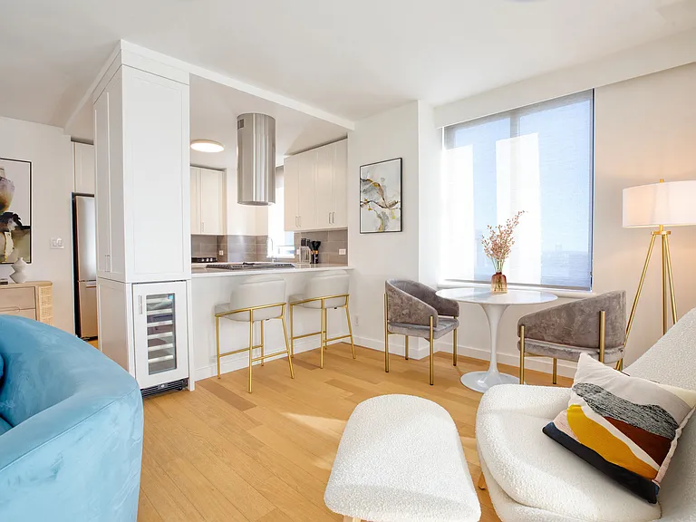 301 E 94th St #25C — Photo 1
