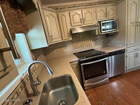 4th image of 98 Walnut Dr