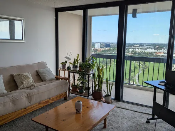 2425 Presidential Way #1905, West Palm Beach, FL 33401