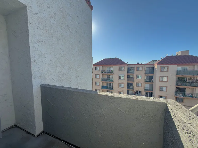 1400 Venice Blvd.- Modern Living in the Heart of Venice Renovated 2 Bedroom Units — Photo 10