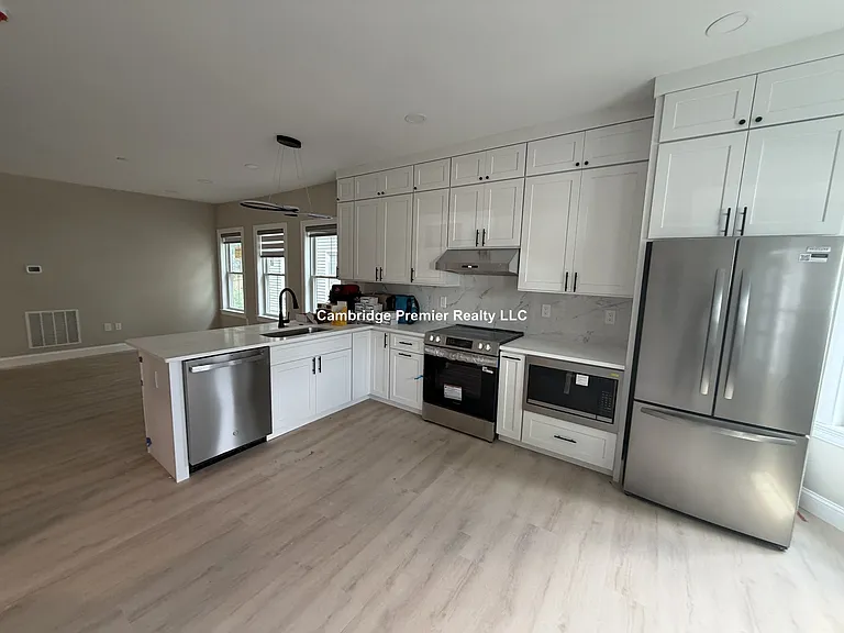 233 Highland Ave #1 — Photo 24