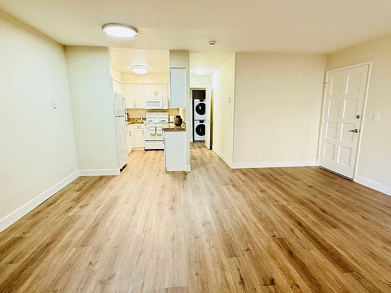 Cambria — Photo 16