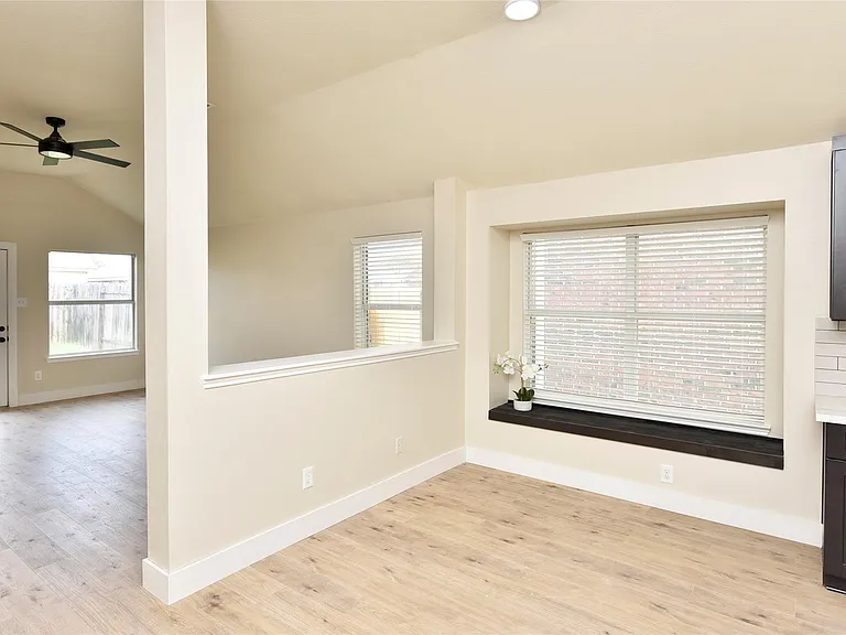 7715 Butler Lakes Ct — Photo 2