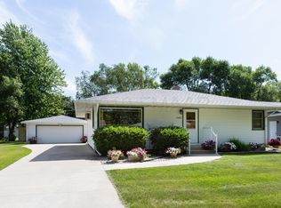1906 15th St S, Fargo, ND 58103