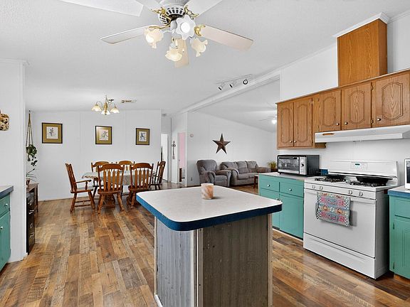 5th image of 28 Community Rd