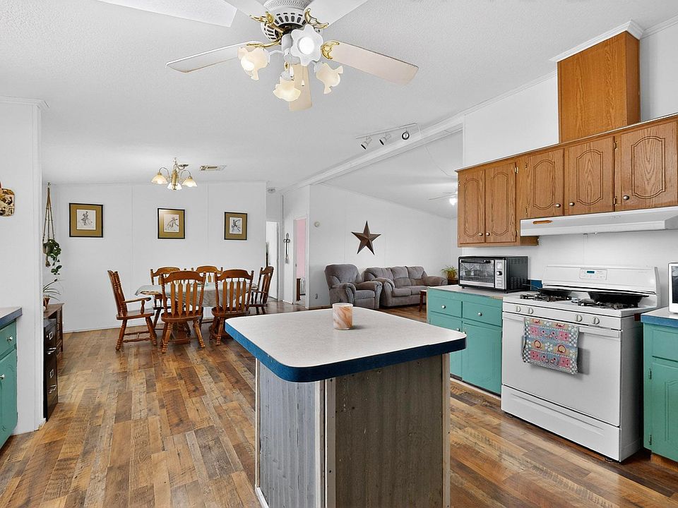 1st image of 28 Community Rd