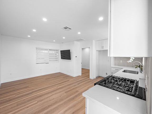 2nd image of 10242 Scoville Ave