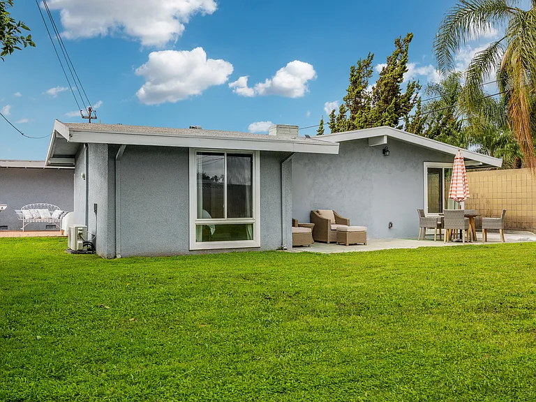 9582 Parade St — Photo 14