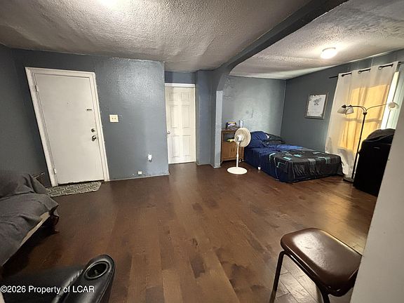 3rd image of 523 Willow St