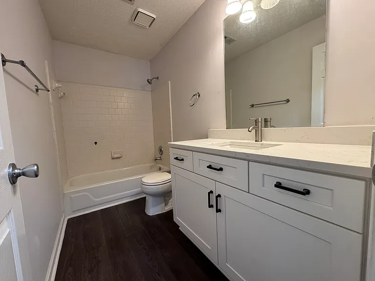 11780 Carriage Park Ln — Photo 23