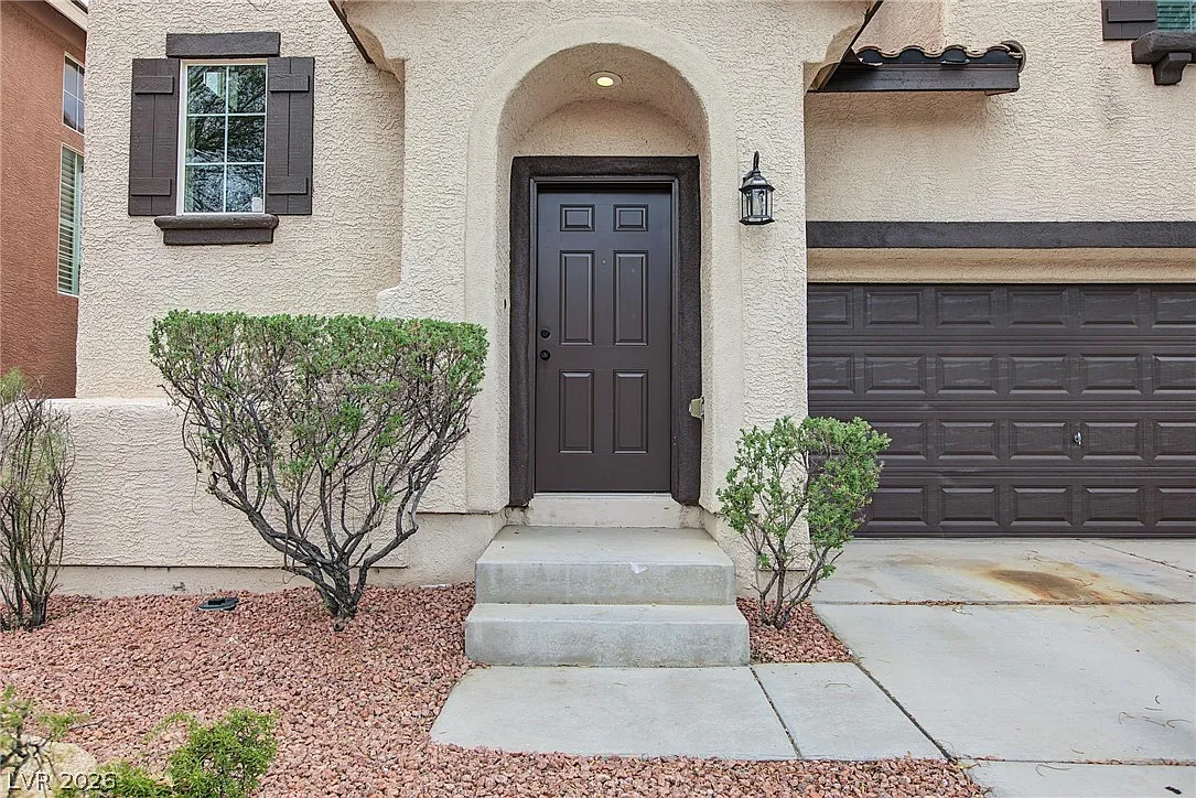 3 bed, 2.5 bath, 1256 sqft, $2,499 — Photo 2
