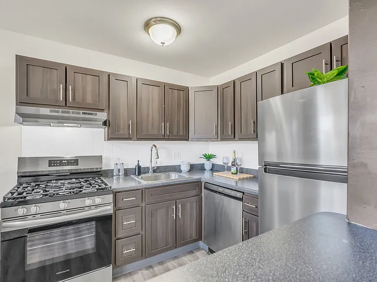 Laurelton Village Apartments — Photo 260