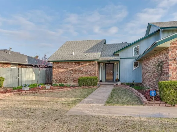 9109 Oak Cliff Dr, Midwest City, OK 73130