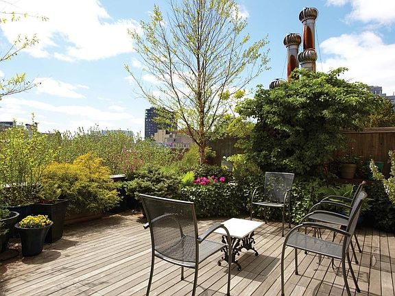 2nd image of 444 W 23rd St APT 4E