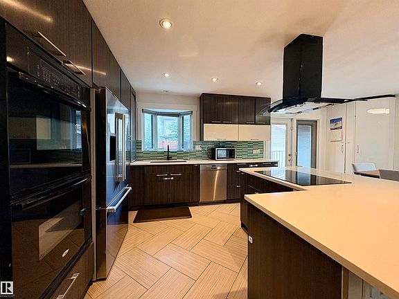 4th image of 17019 108th St NW