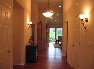 7162 W Mequon Trl, Mequon, WI 53092