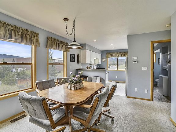 3rd image of 723 Meadow Creek Dr APT A