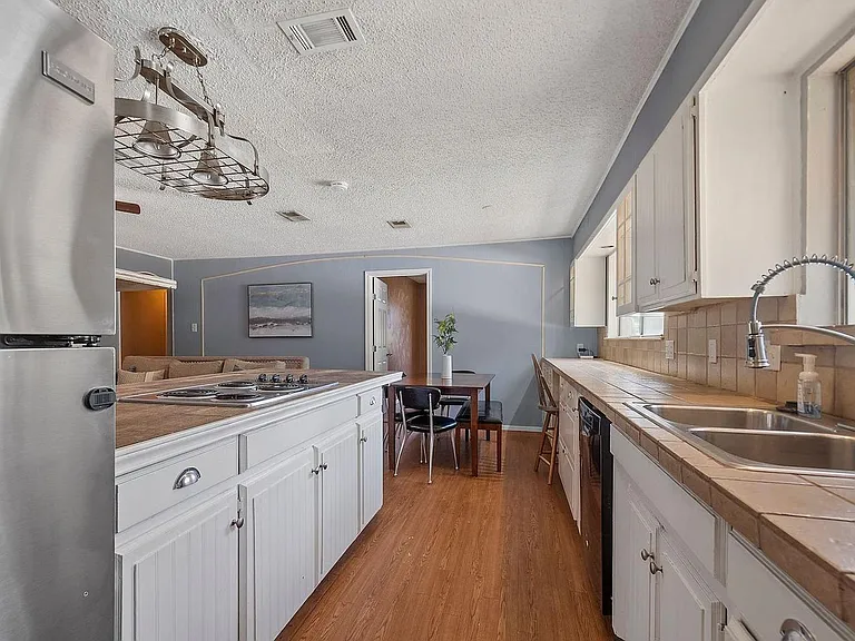 1600 Cindy Ct — Photo 12
