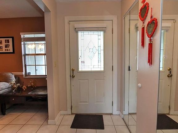 2nd image of 3226 Caulfield St