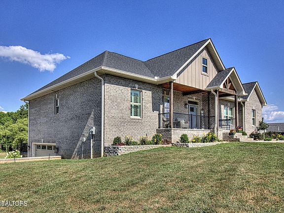4th image of 107 Duck Pond Dr