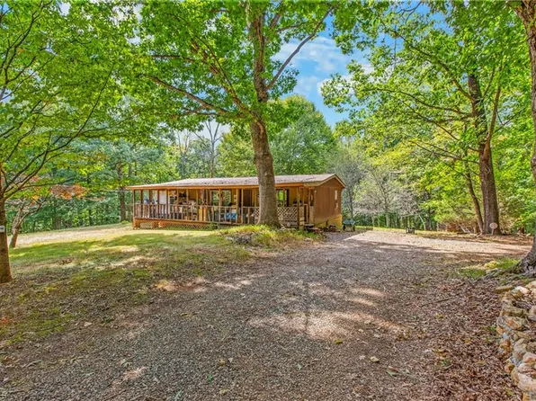 1315 Pebble Brook Rd, Sandy Ridge, NC 27046