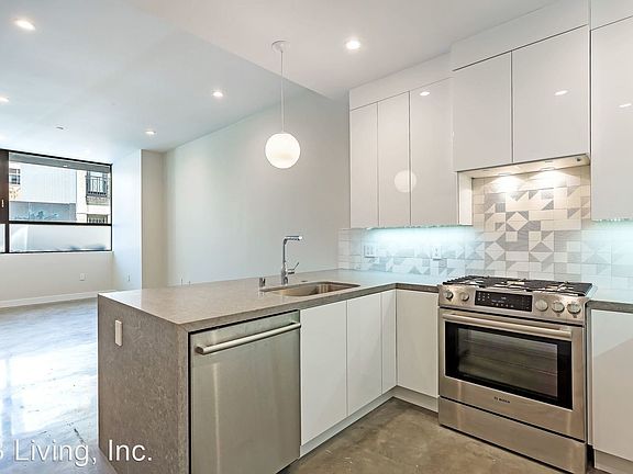 5th image of 949 Natoma St #1