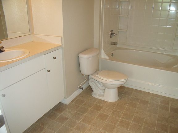 4th image of 1600 Villa Capri Cir APT 115