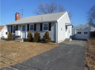 42 Bellmore Dr, Pawtucket, RI 02861