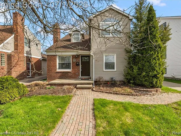 2209 Windemere Rd — Photo 1