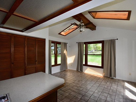 5th image of 334 Fairview Dr