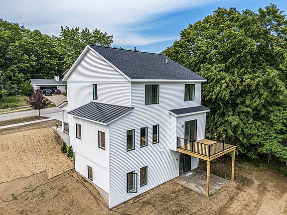 3rd image of 3702 Dunes Pkwy